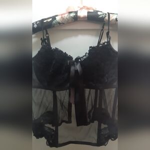 XL (SIZE 34 D)La SENZA Black Lace Bralette